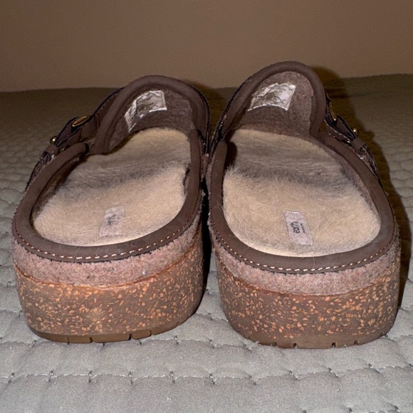 Earth Dream Chinook in the color Taupe. Size 9 Never worn. Super soft!!! - Picture 13 of 13